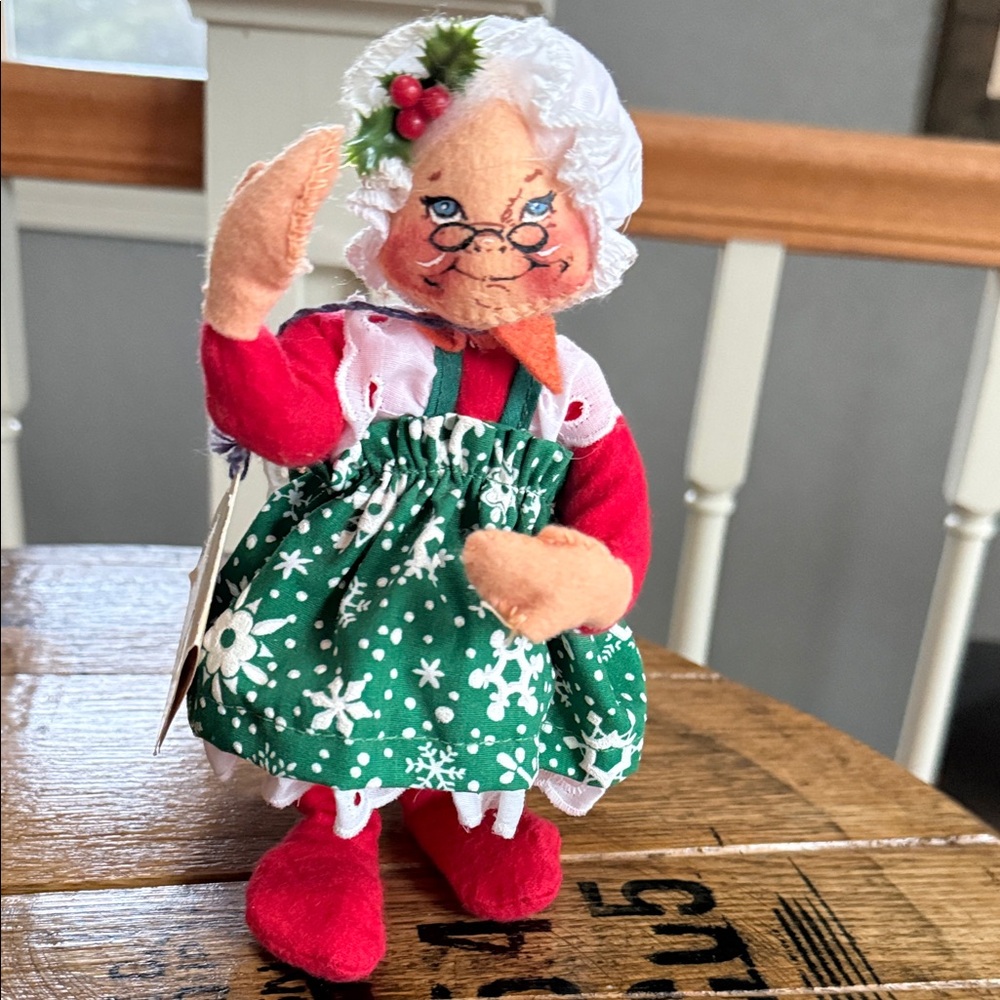 1988 Annalee Mrs. Claus